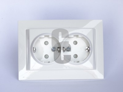 Нови предложения Контакт двоен - Уника                                                                                                                                                                                                                                                                                       